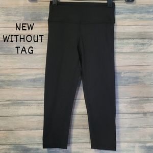 BEYOND YOGA CROPPED LEGGINS